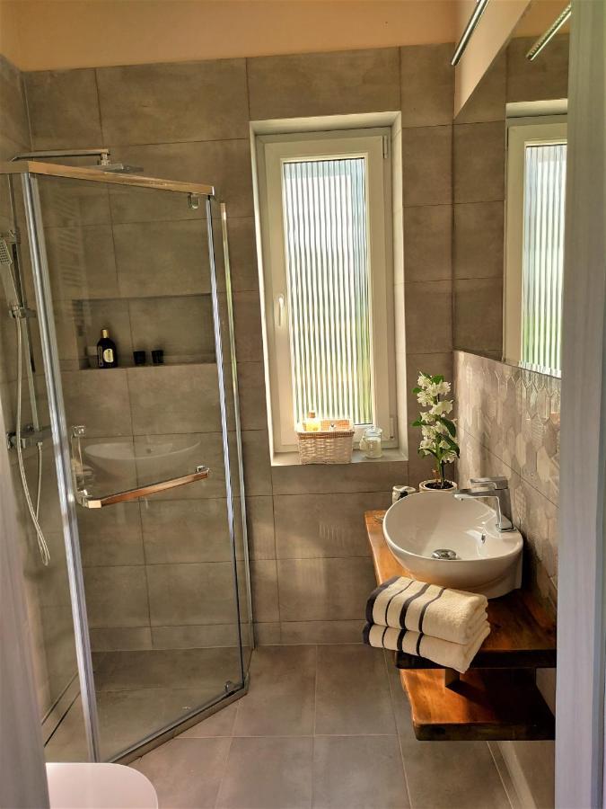 J&W MAZURY luksusowe domy wakacyjne luxuriöses Ferienhaus am See luxury Lakehouse z własną plażą-DOM CZAPLA Waplewo  Zewnętrze zdjęcie